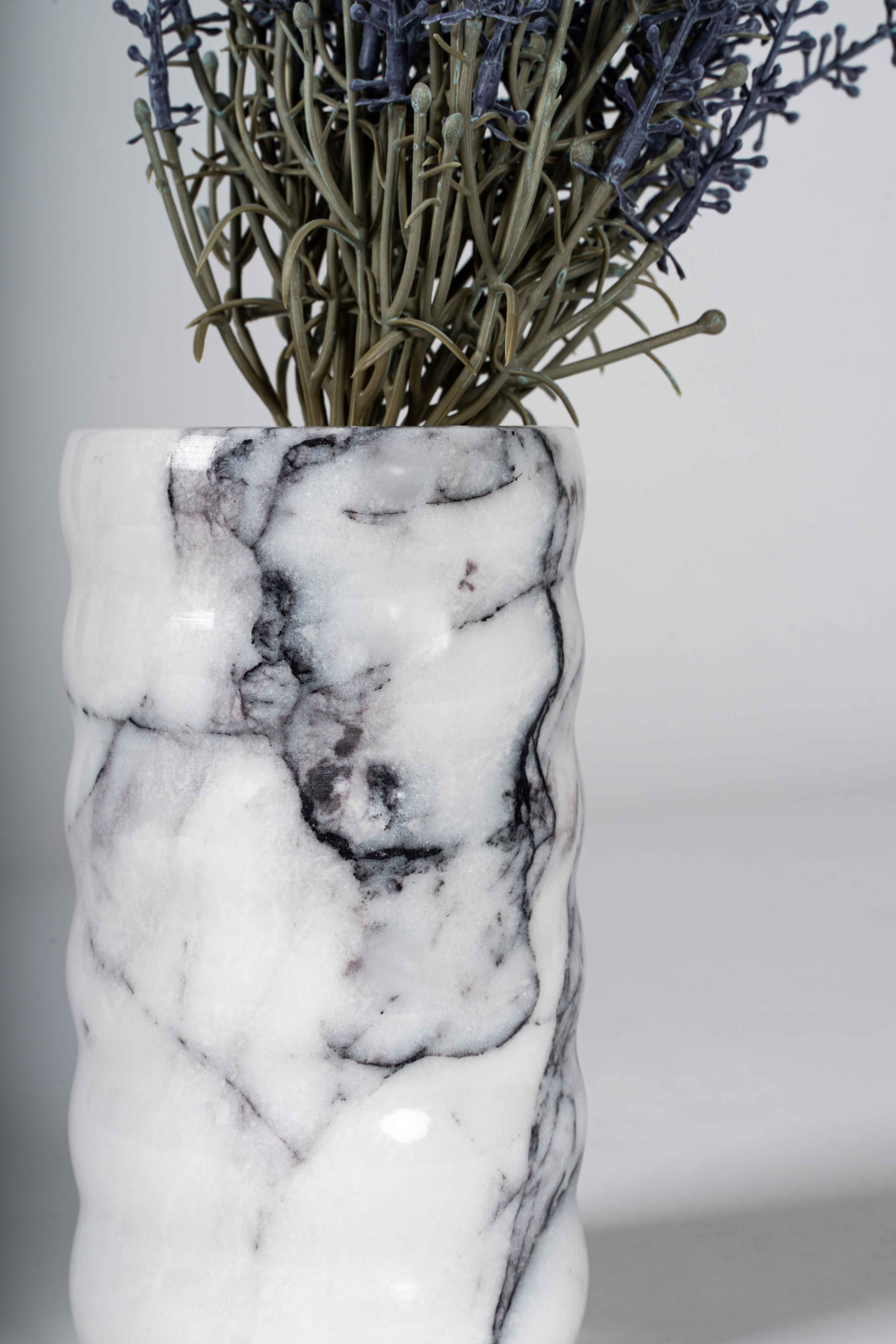 Nova Calacatta Mermer Vazo