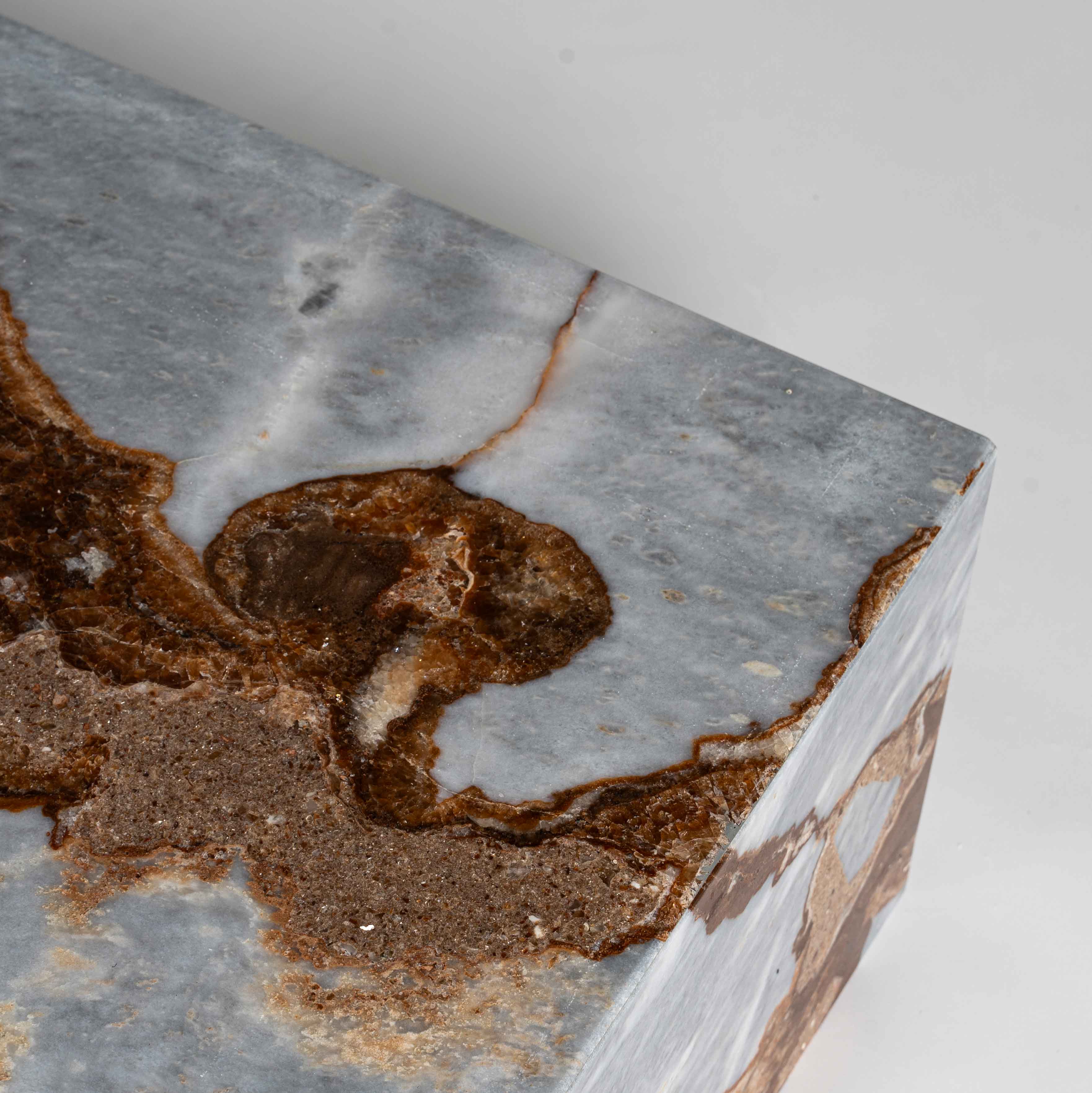 Cairn Yarı Onyx Mermer Küp Orta Sehpa