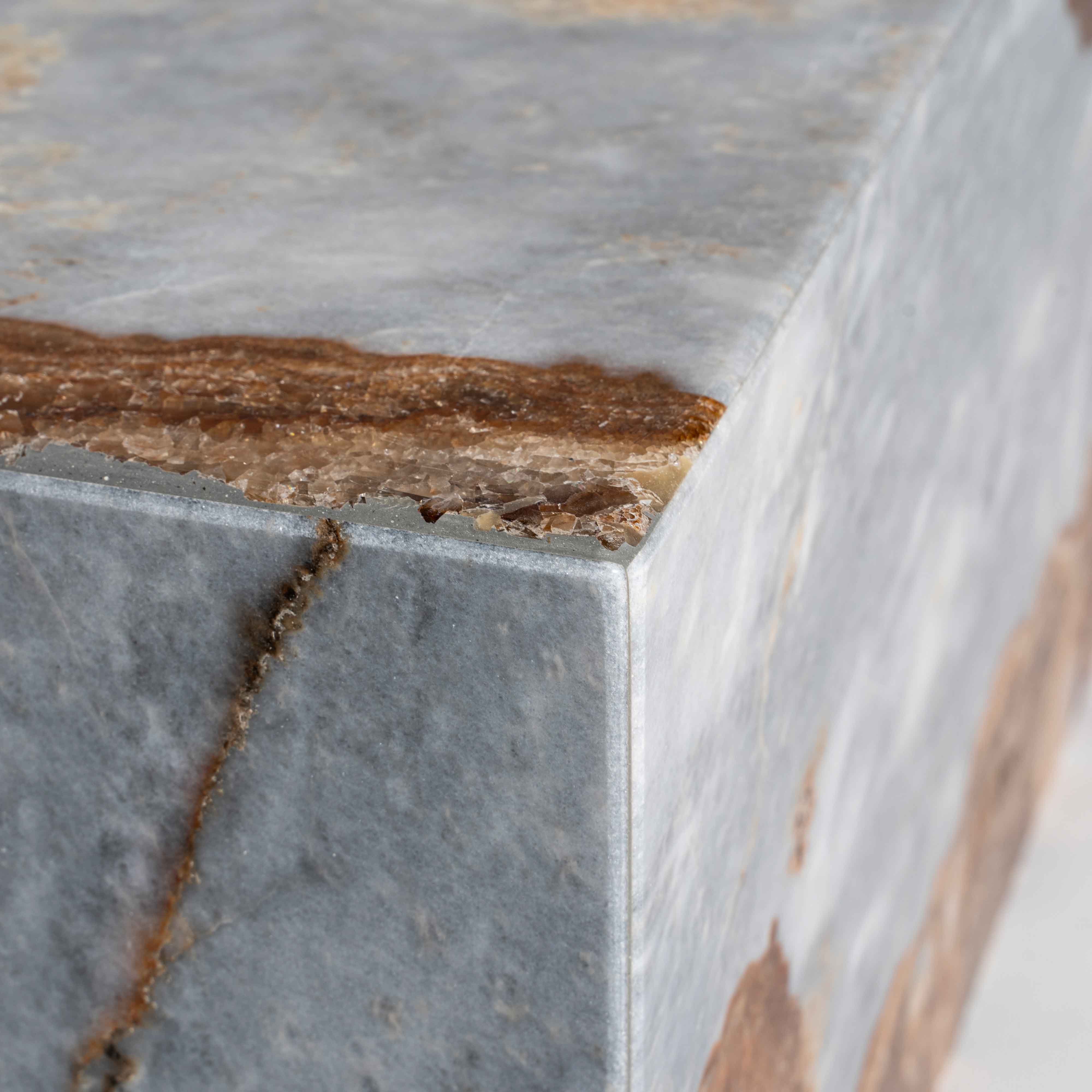 Cairn Yarı Onyx Mermer Küp Orta Sehpa