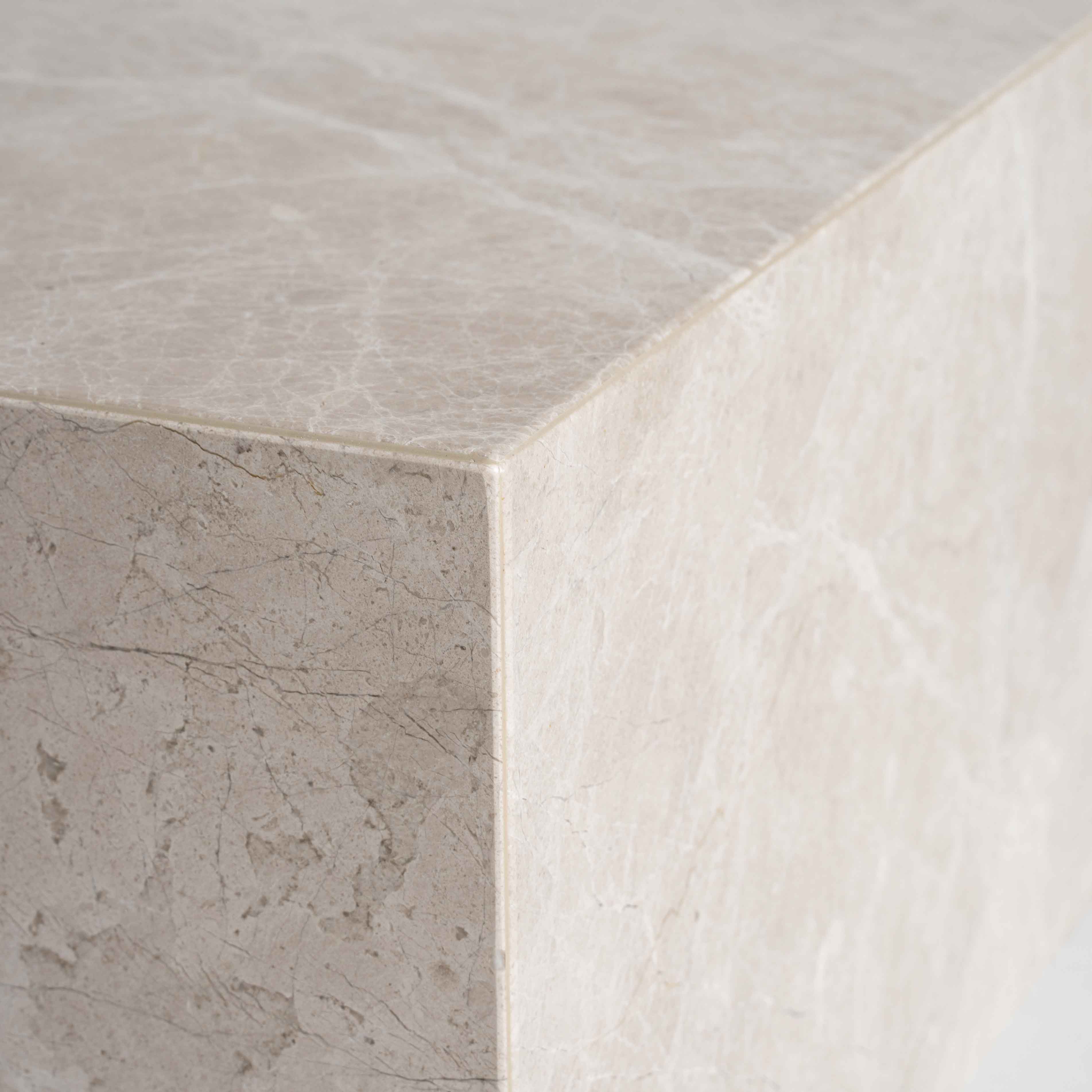 Tuffe Mermer Orta Sehpa