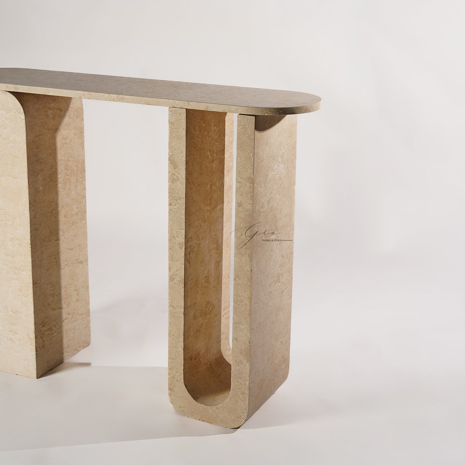 Arven Traverten Dresuar