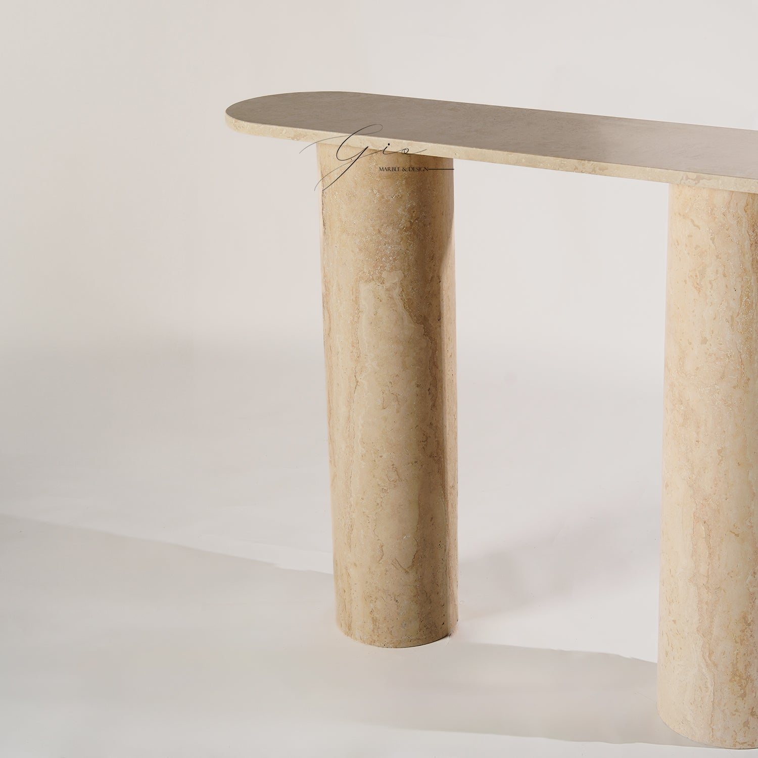 Liora Traverten Dresuar