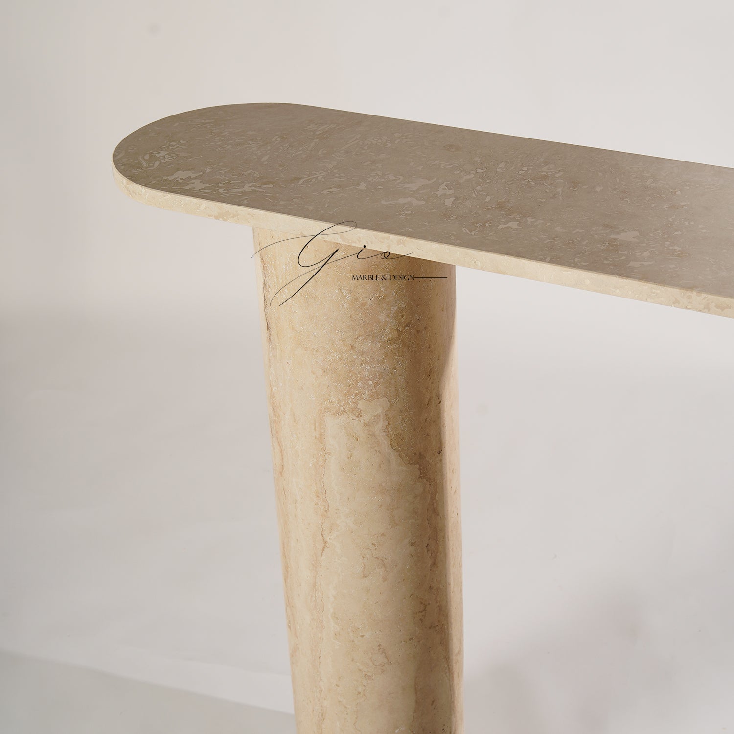 Liora Traverten Dresuar