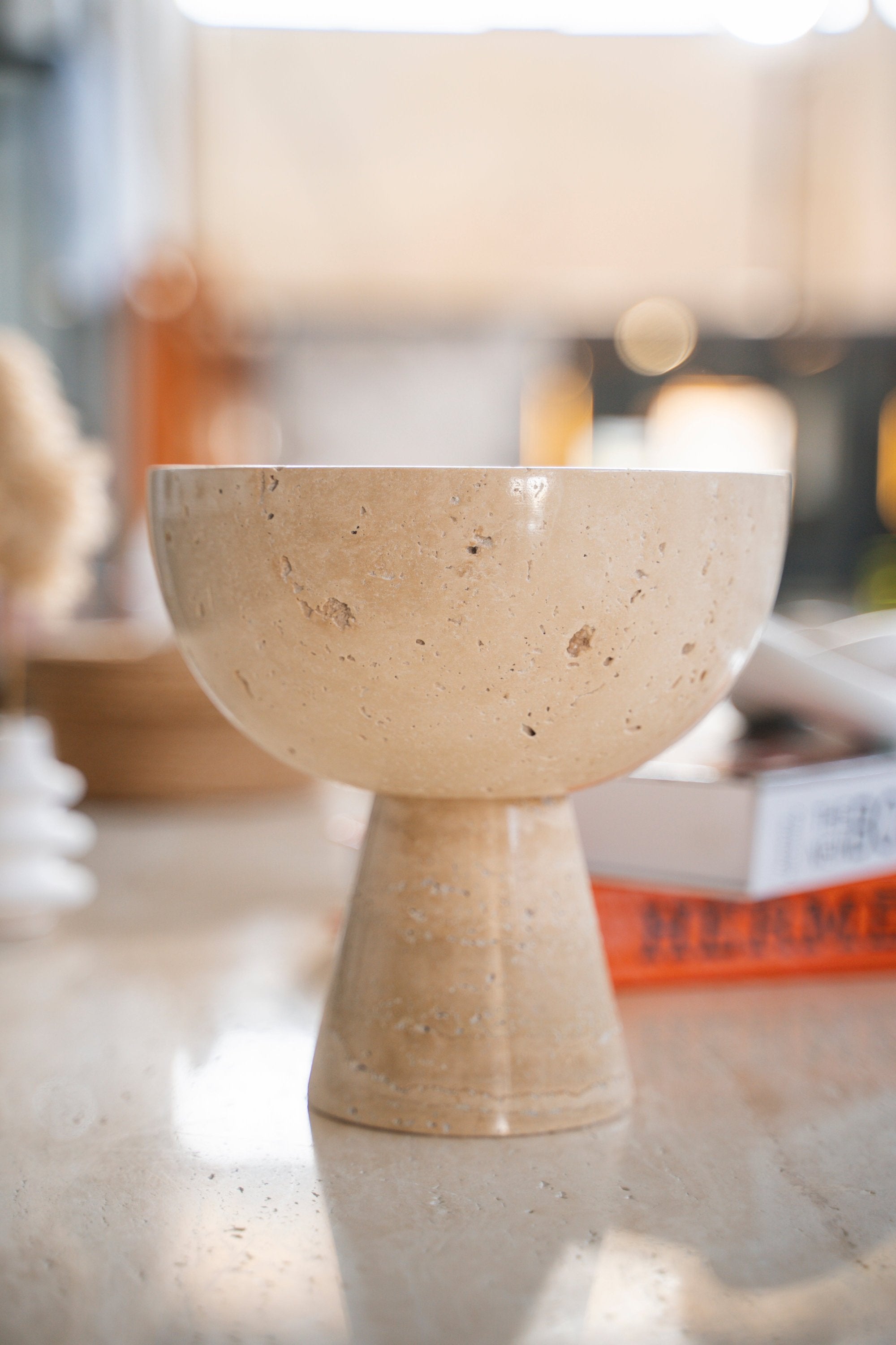 Vento – Traverten Konik Ayaklı Sunum Kasesi