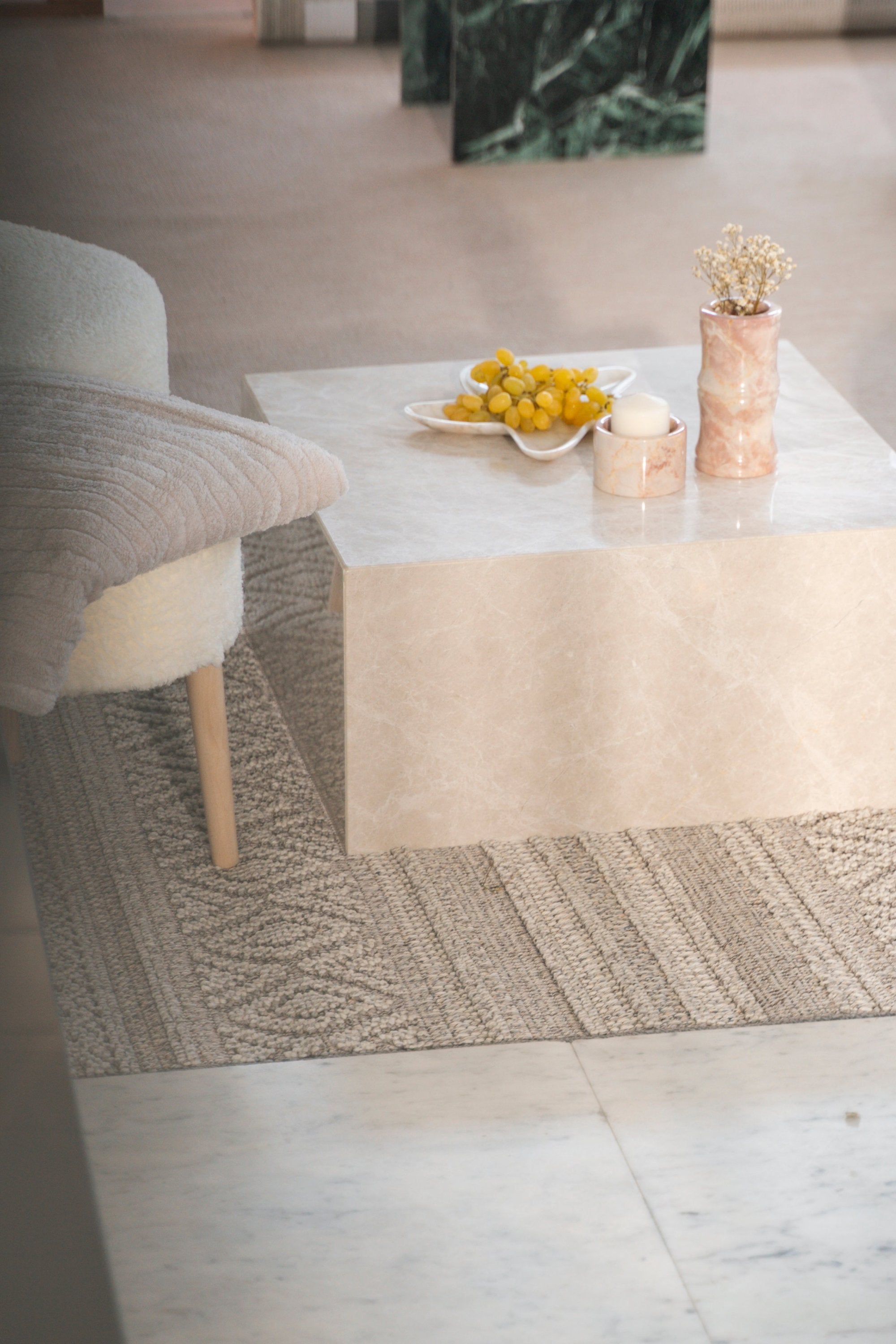 Tuffe Mermer Orta Sehpa